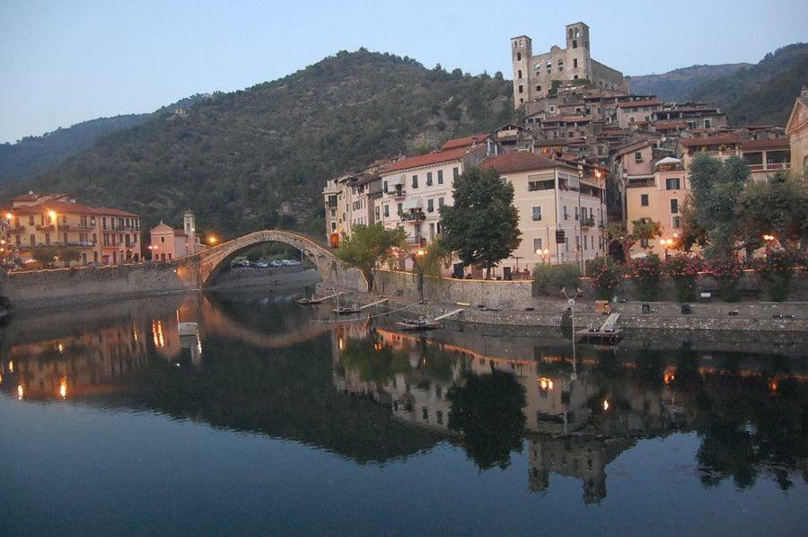 La Casa Di Elda Lägenhet Dolceacqua Exteriör bild